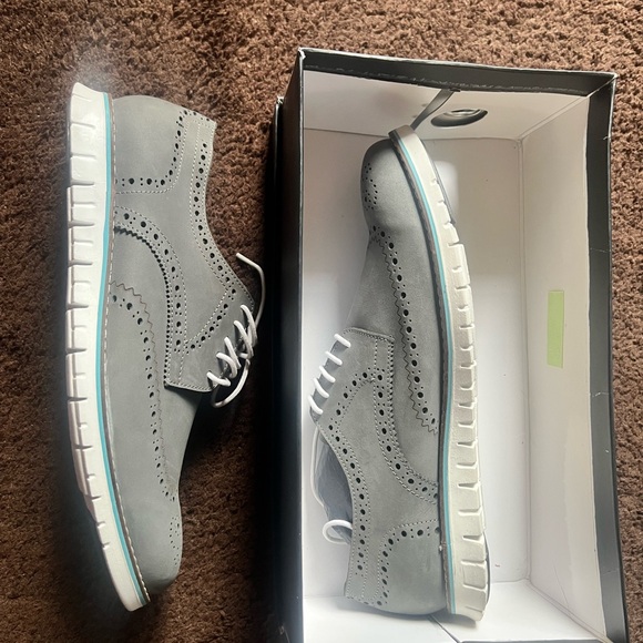 Gray Men's Brogue Shoes - Picture 1 of 3